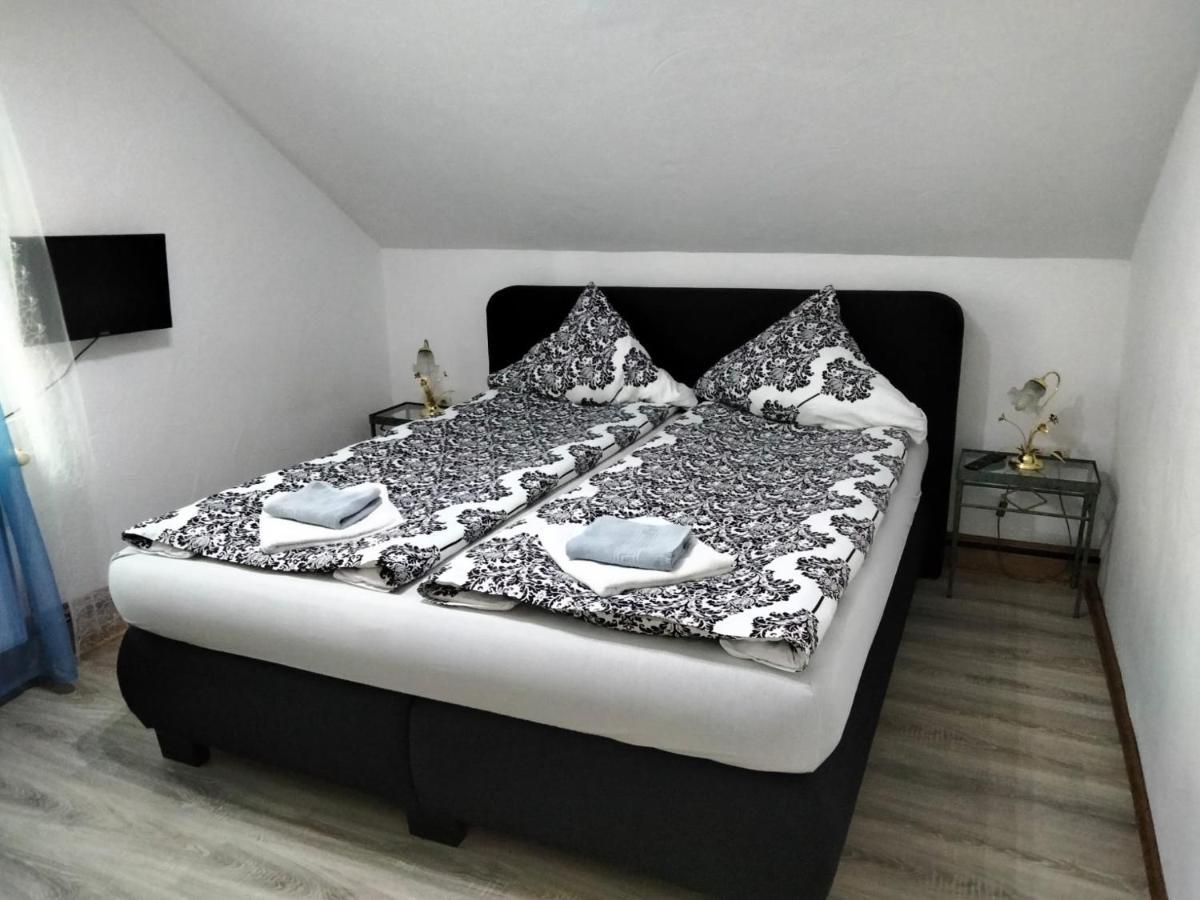 Ferienwohnung Neheim Mit Dennis Und Alexander Alexander Mit Klimaanlage Exteriör bild