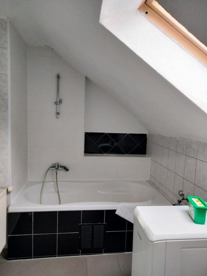 Ferienwohnung Neheim Mit Dennis Und Alexander Alexander Mit Klimaanlage Exteriör bild